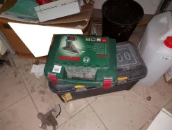 2#6201 Macchinari tessili e arredamento ufficio