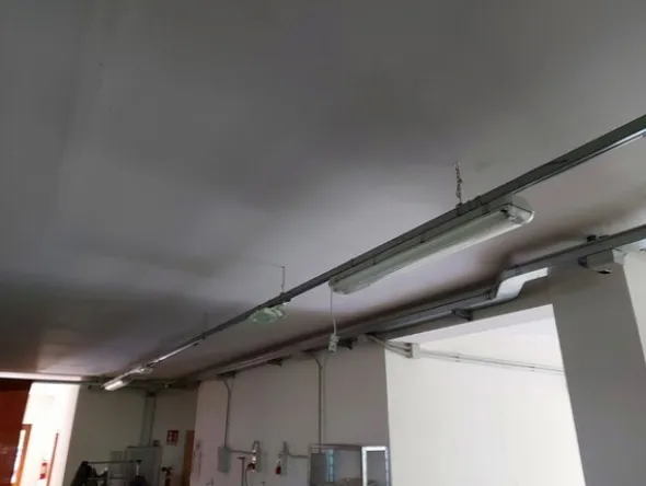 2#6201 Macchinari tessili e arredamento ufficio
