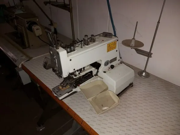 2#6201 Macchinari tessili e arredamento ufficio