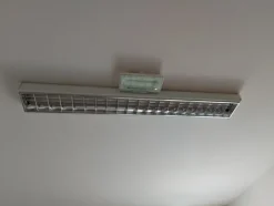 2#6201 Macchinari tessili e arredamento ufficio