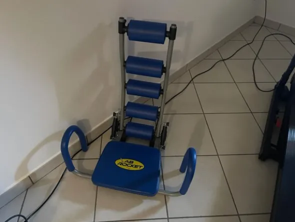 1#8132 Macchine da cucire e attrezzatura palestra