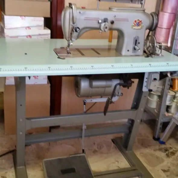Macchine da cucire e taglia cuci