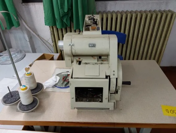 7#7447 Macchine da cucito Pfaff e attaccabottoni