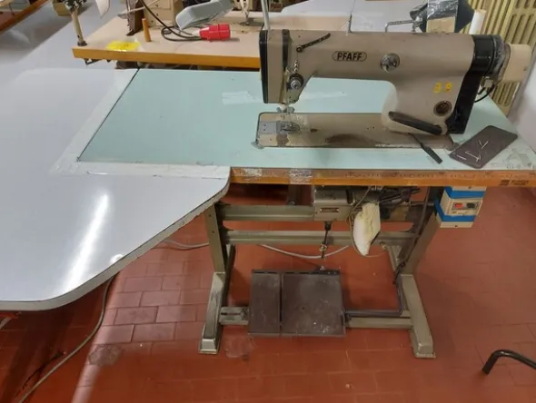 7#7447 Macchine da cucito Pfaff e attaccabottoni