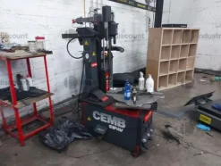 1#9643 Macchine e attrezzature per gommista e Rimanenze di magazzino pneumatici