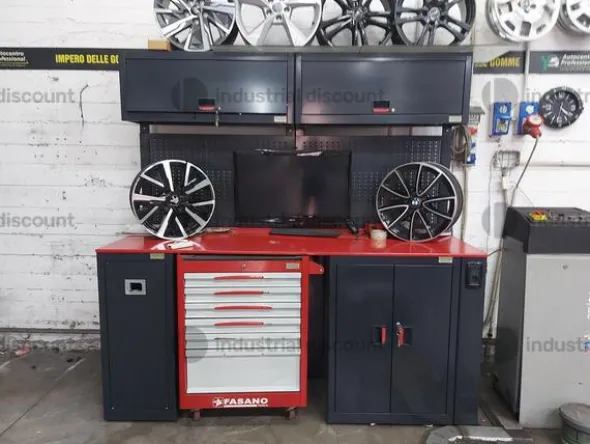 1#9643 Macchine e attrezzature per gommista e Rimanenze di magazzino pneumatici