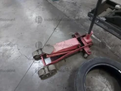 1#9643 Macchine e attrezzature per gommista e Rimanenze di magazzino pneumatici
