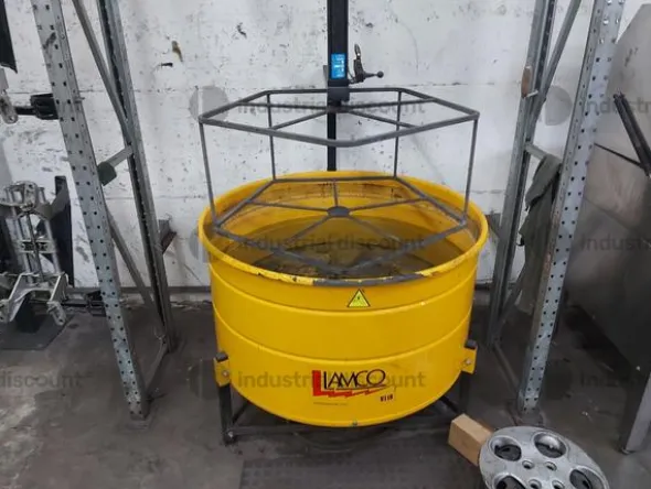 1#9643 Macchine e attrezzature per gommista e Rimanenze di magazzino pneumatici