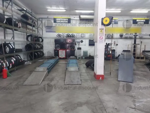 1#9643 Macchine e attrezzature per gommista e Rimanenze di magazzino pneumatici