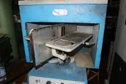 116#2183 Macchine per lavorazione scarpe Amic e Bombelli