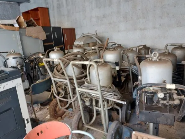 4#12020 Macchine per tinteggiatura a spruzzoincluso deiricambi correlati e blocco arredi