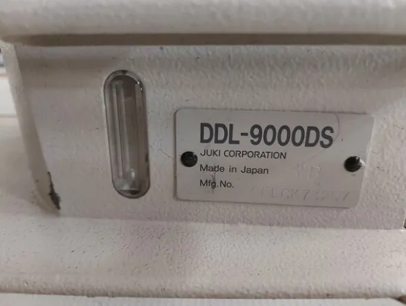 141#6059 Macchini lineari Juki DDL-9000DS e piano da stiro Ticiesse