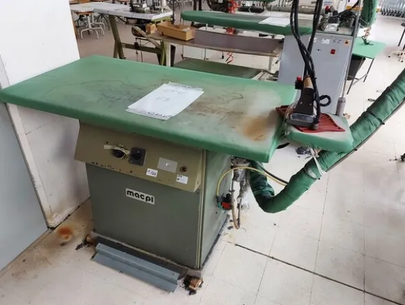 141#6059 Macchini lineari Juki DDL-9000DS e piano da stiro Ticiesse