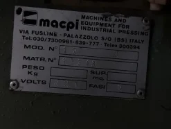 141#6059 Macchini lineari Juki DDL-9000DS e piano da stiro Ticiesse