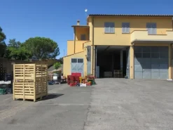 #11075 Magazzino con corte pertinenziale