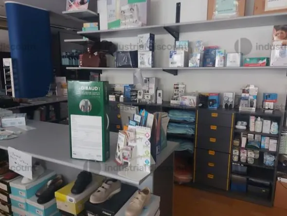 1#8868 Magazzino di articoli medico sanitari