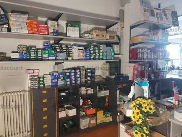 1#8868 Magazzino di articoli medico sanitari