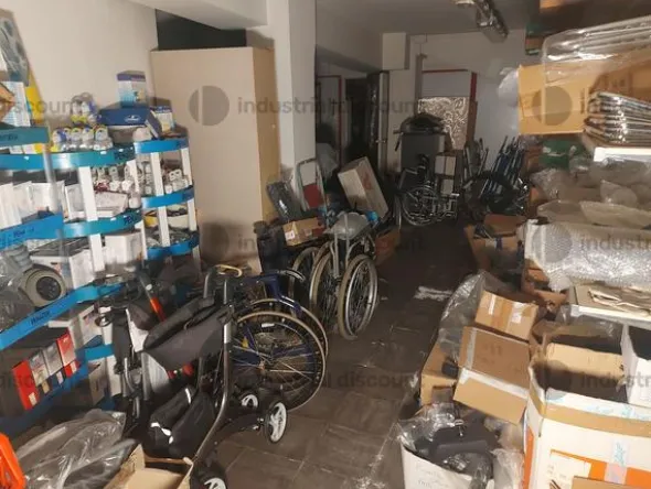 1#8868 Magazzino di articoli medico sanitari