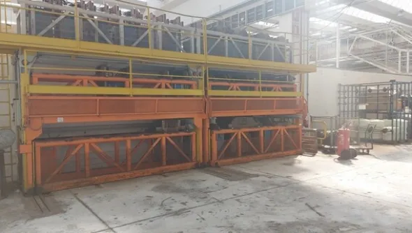 48#7179 Magazzino di stampi e scaffalature