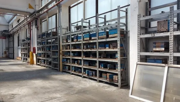 48#7179 Magazzino di stampi e scaffalature