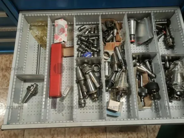 2#9538 Magazzino ferramenta