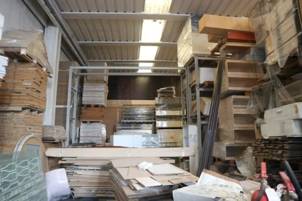 25#5360 Magazzino legname e materiale elettrico