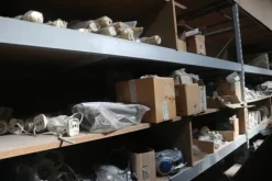 25#5360 Magazzino legname e materiale elettrico