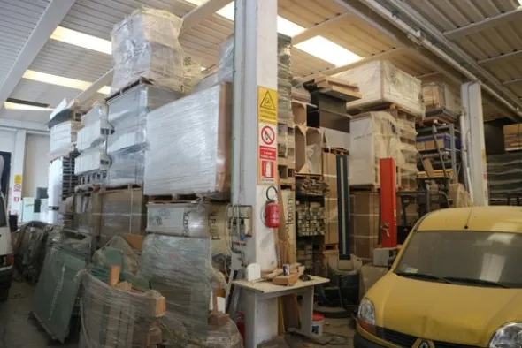 25#5360 Magazzino legname e materiale elettrico
