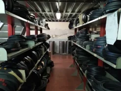 4#5357 Magazzino ricambi automobili