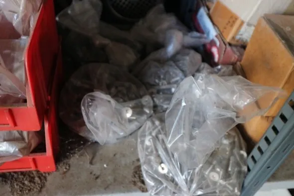 6#5843 Magazzino ricambi e macchinari per impianti di frantoio