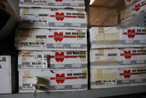 6#5843 Magazzino ricambi e macchinari per impianti di frantoio
