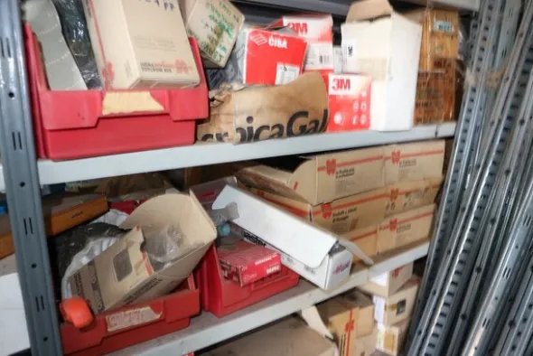 6#5843 Magazzino ricambi e macchinari per impianti di frantoio