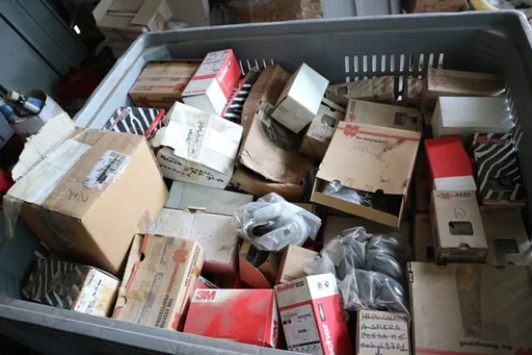 6#5843 Magazzino ricambi e macchinari per impianti di frantoio