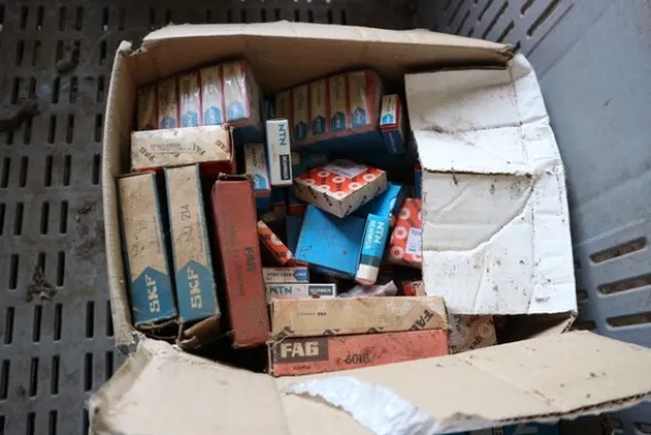 6#5843 Magazzino ricambi e macchinari per impianti di frantoio
