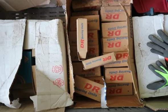 6#5843 Magazzino ricambi e macchinari per impianti di frantoio