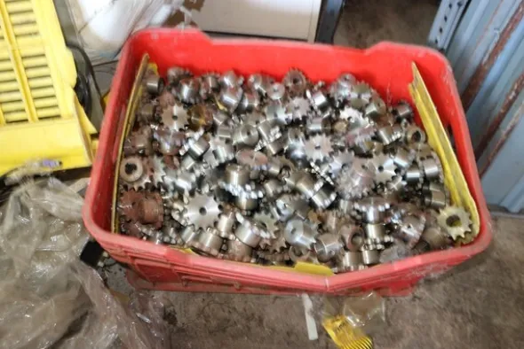 6#5843 Magazzino ricambi e macchinari per impianti di frantoio