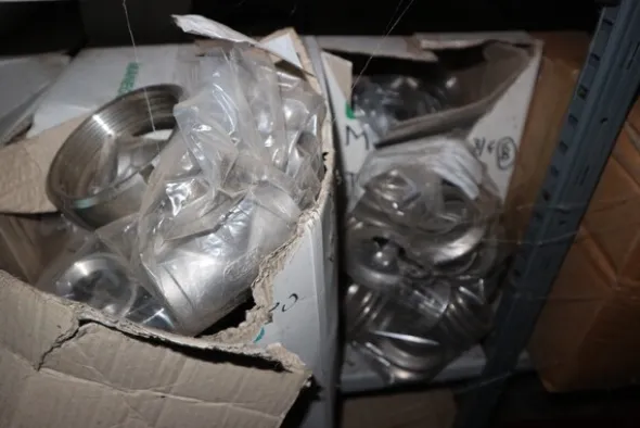 6#5843 Magazzino ricambi e macchinari per impianti di frantoio