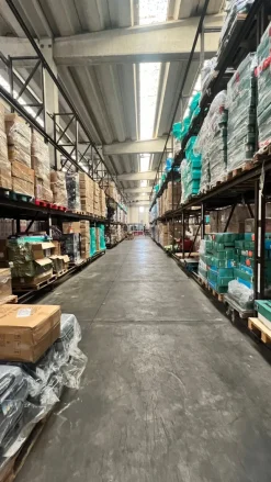 Magazzino / spazi logistici 10000 metri quadri Latina