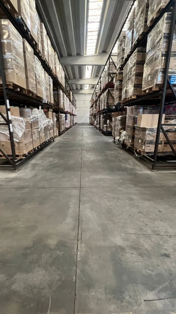Magazzino / spazi logistici 10000 metri quadri Latina