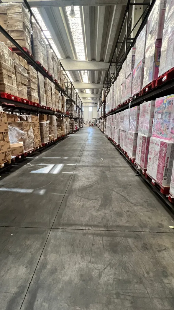 Magazzino / spazi logistici 10000 metri quadri Latina