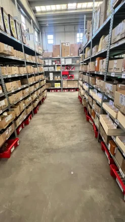 Magazzino / spazi logistici 10000 metri quadri Latina