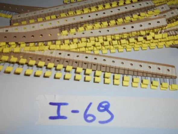 31#7585 Materiale e componentistica elettronica