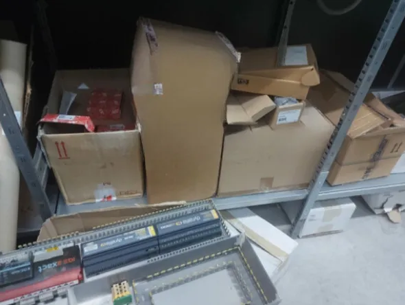 2#8383 Materiale elettrico