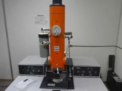 Microscopio elettronico Zeiss em-109