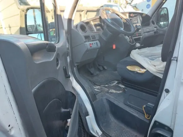 67#7528 Mini compattatore vasca Iveco