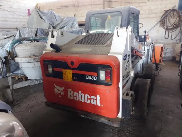 16#7900 Minipala Bobcat S630