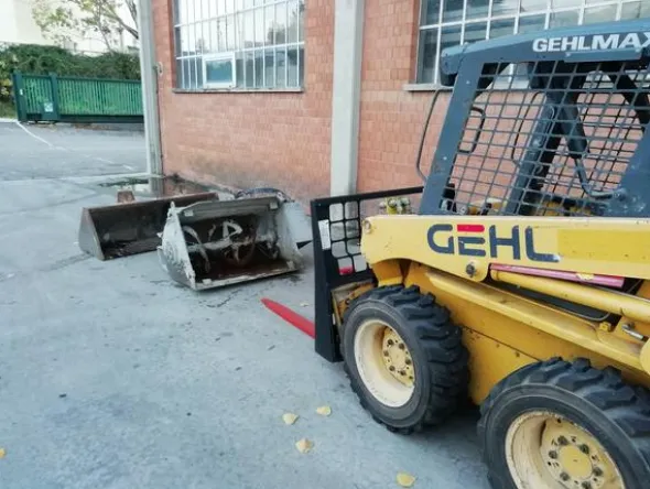1#3579 Mini pala Gehl 3635sx