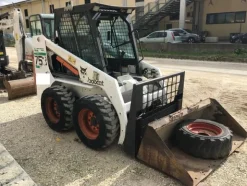 9#3637 Mini pala gommata Bobcat 753