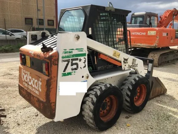 9#3637 Mini pala gommata Bobcat 753