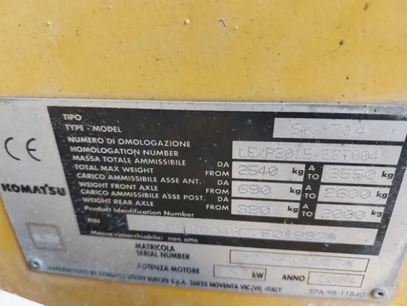 13#5611 Minipala Komatsu SK714